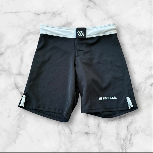Sanabul Shorts Mens 30 Black MMA‎ Boxing Martial Arts Fitness Workout - Picture 1 of 7